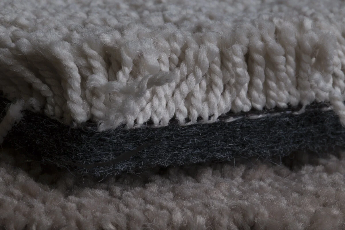 Niaga Carpet with reversible adhesive