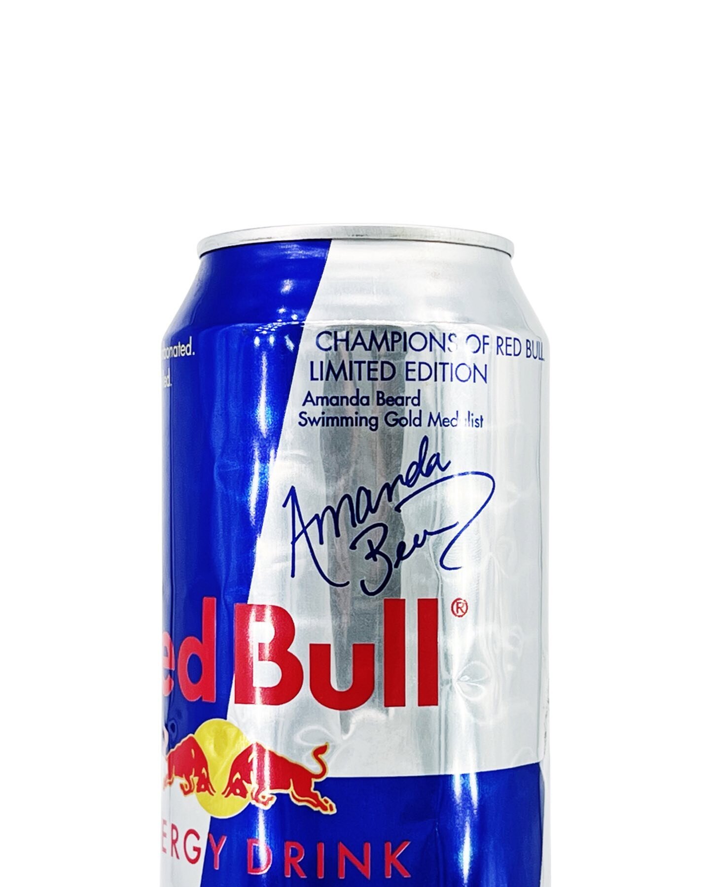 @redbull gives you wiiings and your own autographed can if you&rsquo;re lucky&mdash;raise your hand if you remember these!!! 🙋🏻&zwj;♀️ A few people I worked with at Red Bull had INCREDIBLE collections of cans with actual autographs of some of the g