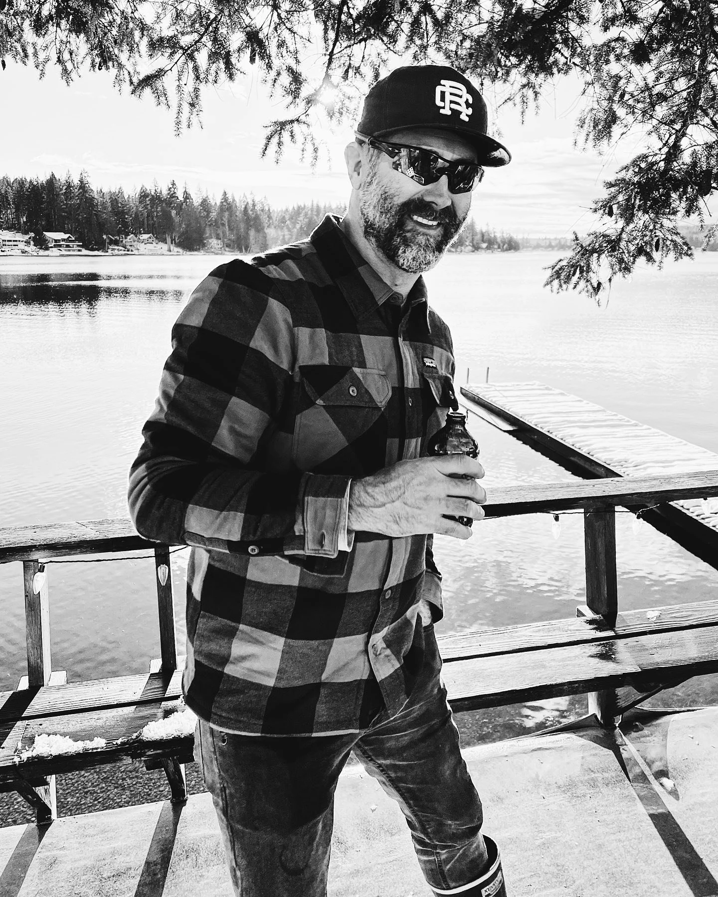 Rang in the New Year with a few days of no cell service, some much needed rest, and very quiet lake life. 🌨🏔🍾 #familytime #pnwadventures #2022