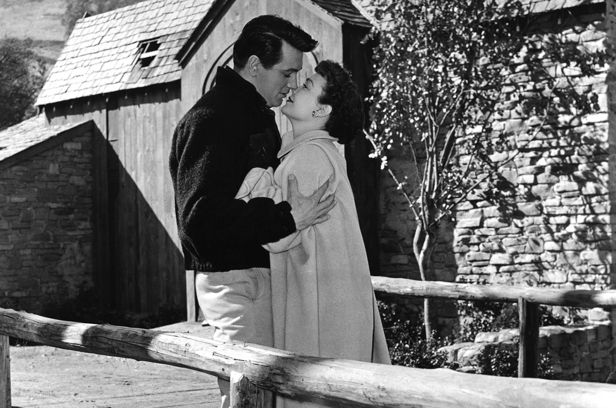 Episode 104 - All That Heaven Allows (Young Critics/Old Movies)