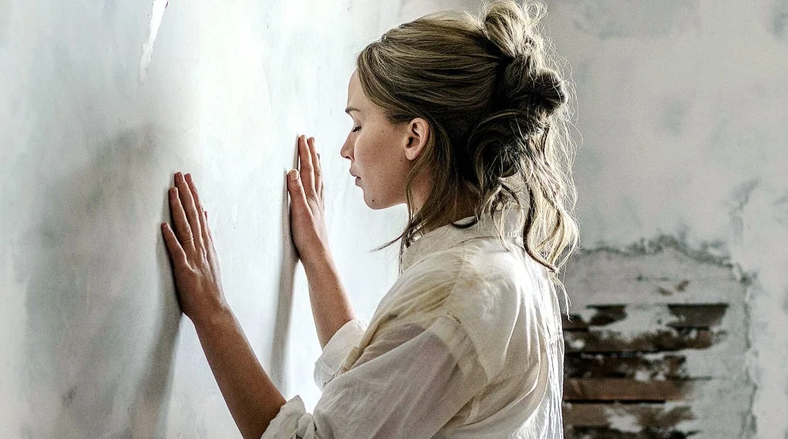Jennifer Lawrence stars as mother in director Darren Aronofsky's new film