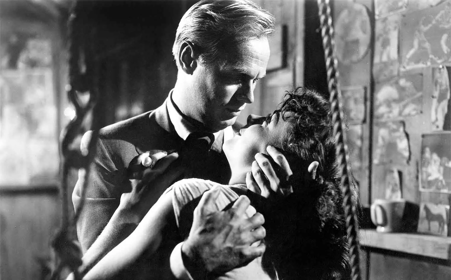 Episode 258 - Pickup on South Street (Young Critics Watch Old Movies v5)