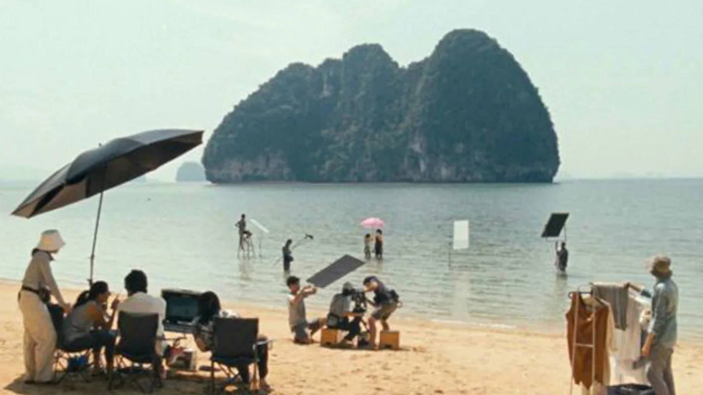 Krabi, 2562 (2019) by Ben Rivers and Anocha Suwichakornpong