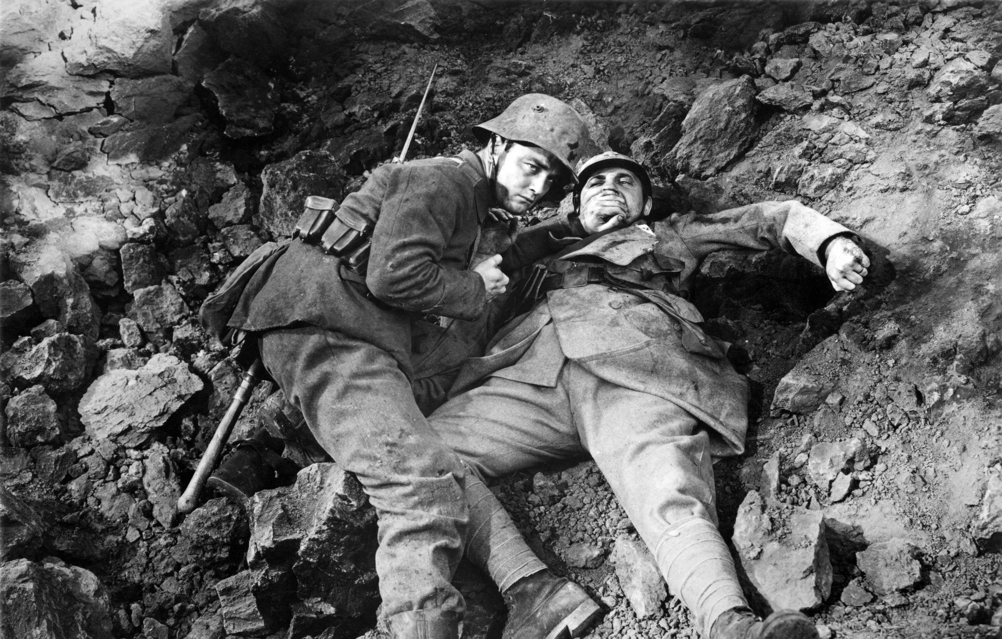 Episode 452 - All Quiet on the Western Front (Young Critics Watch Old Movies v.9)