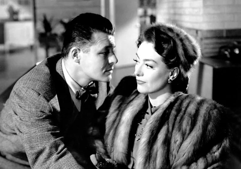 Episode 467 - Mildred Pierce (Joan Crawford and Bette Davis)