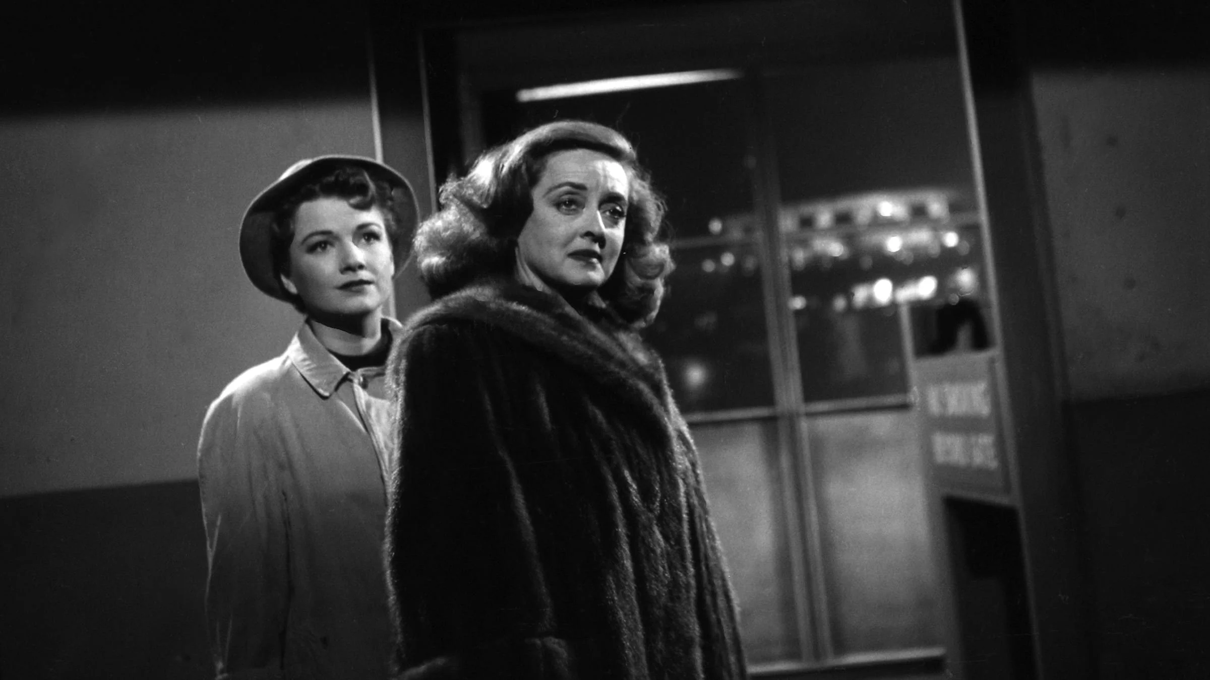 Episode 469 - All About Eve (Joan Crawford and Bette Davis)