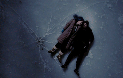 Nothing makes me feel so connected and disconnected in a simultaneous plane of existence as much as Michel Gondry's Eternal Sunshine of the Spotless Mind . It's only fair to have a frothy companion from Wooden Robot by my side while my mind is being erased over and over again. 
