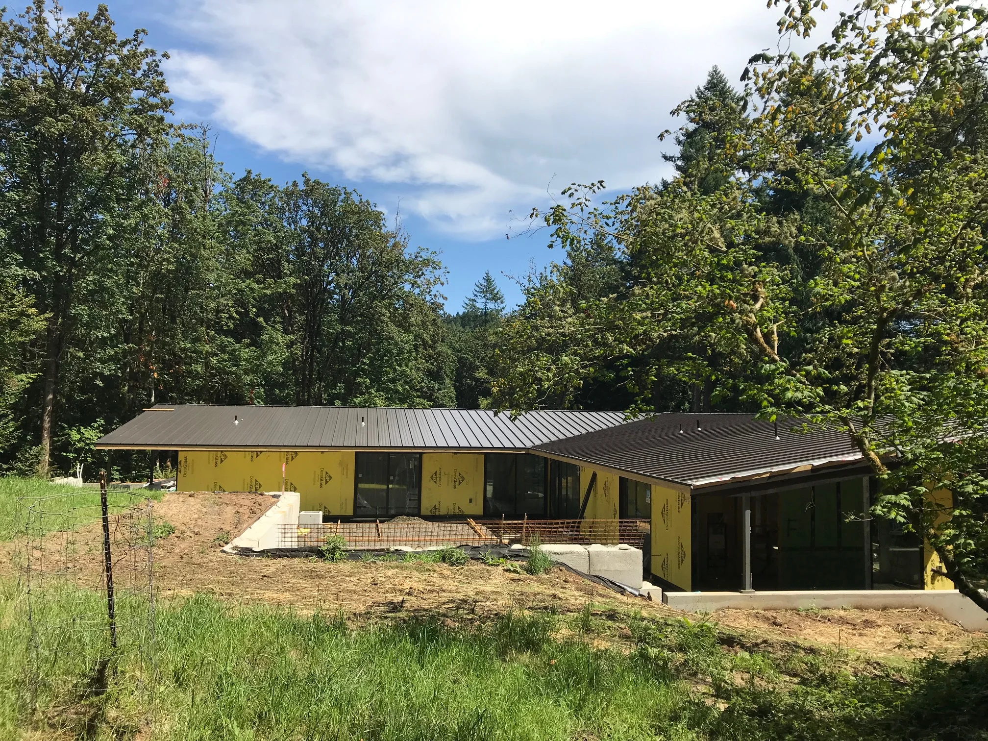 03 - Modern House Construction.jpg