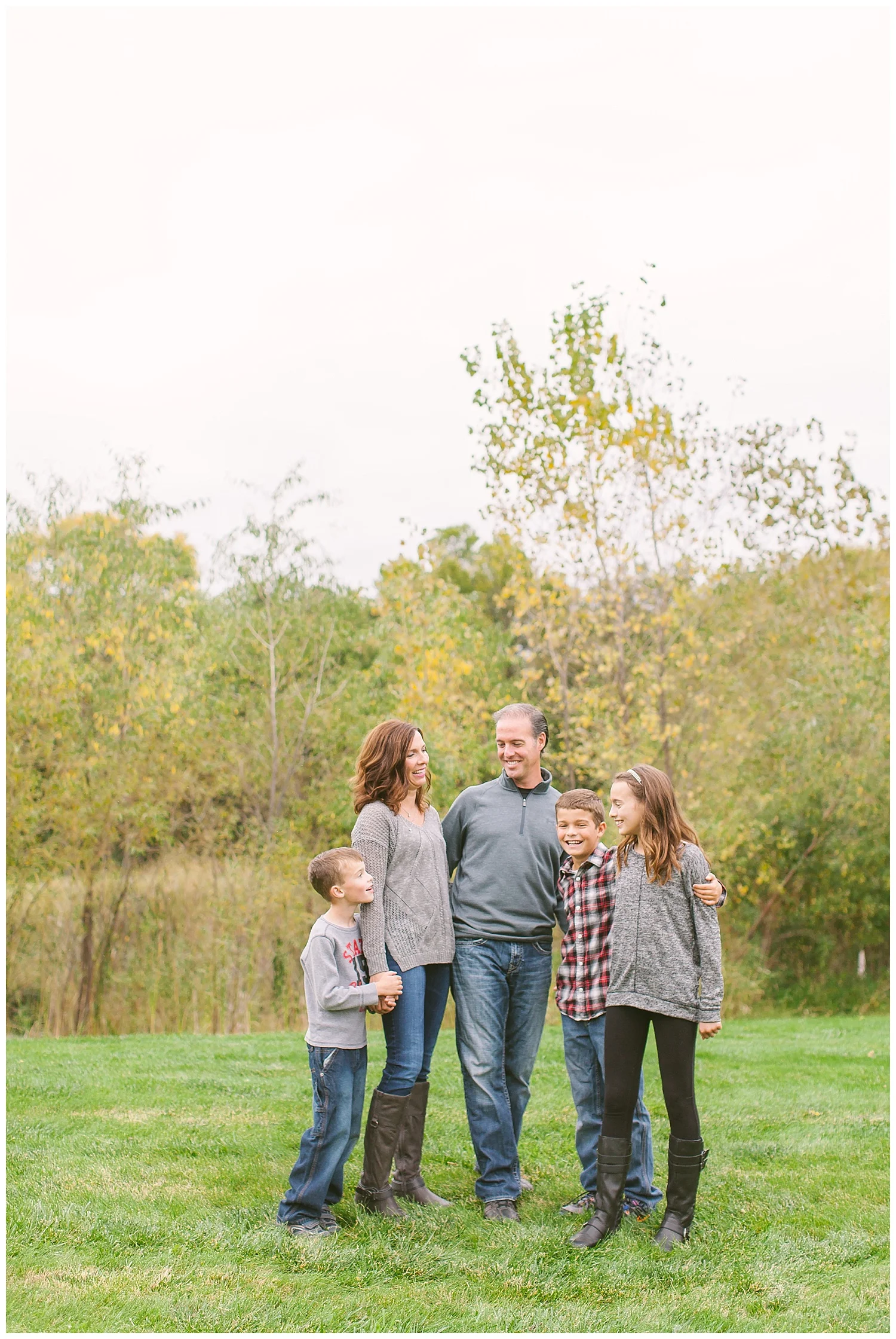 minnesota-lifestyle-golden-field-photos-by-hyojin-oberg-0004.JPG