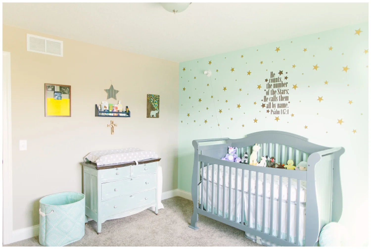 gold-and-teal-baby-lifestyle-photos-by-hyojin-oberg-7.JPG