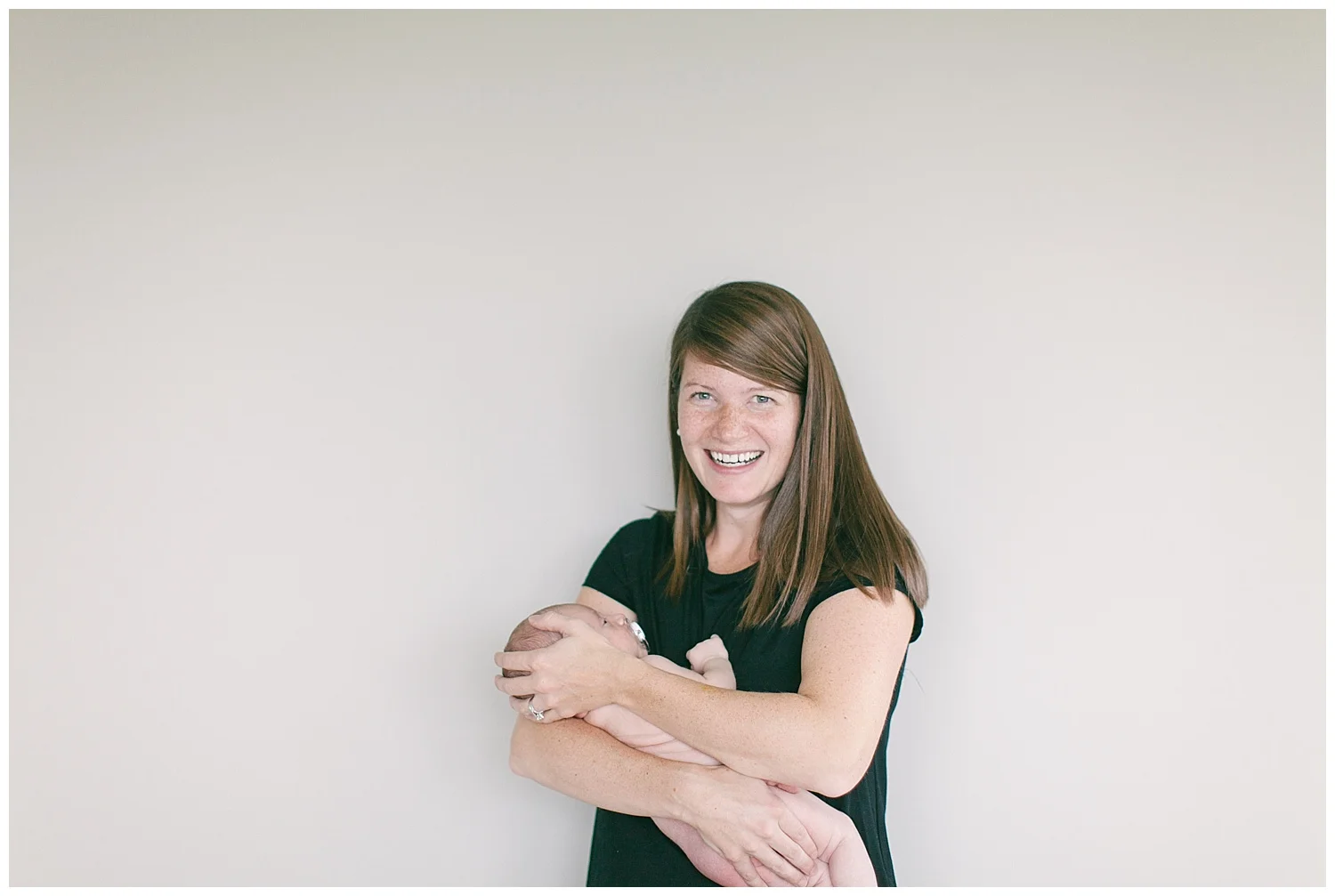 minneapolis-in-home-newborn-session-photos-by-hyojin-oberg-025.JPG