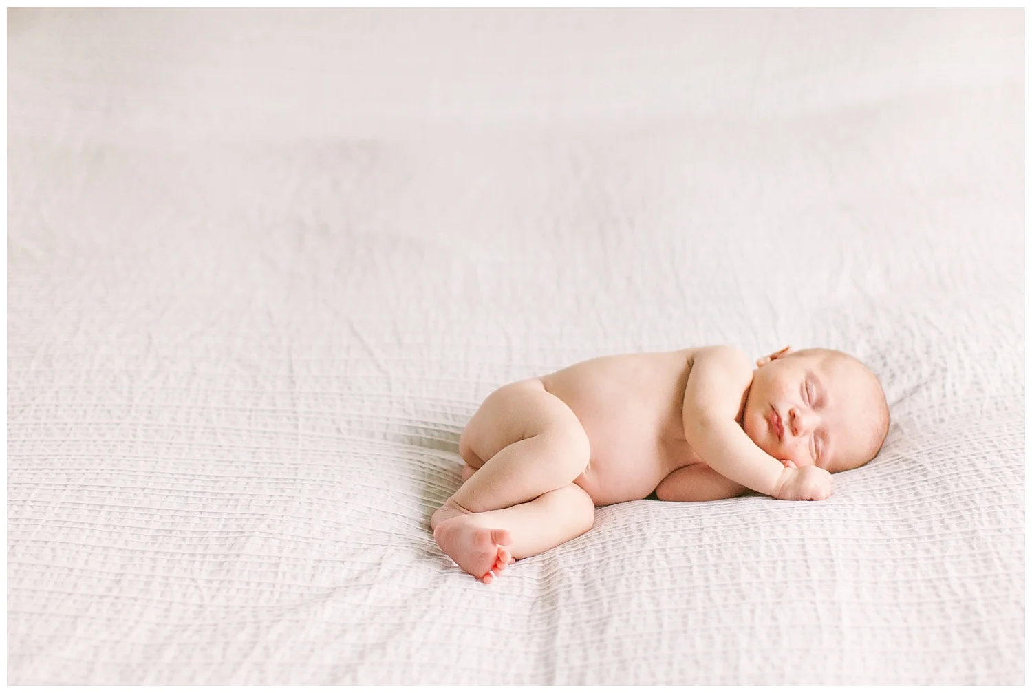 minneapolis-in-home-newborn-session-photos-by-hyojin-oberg-003.JPG