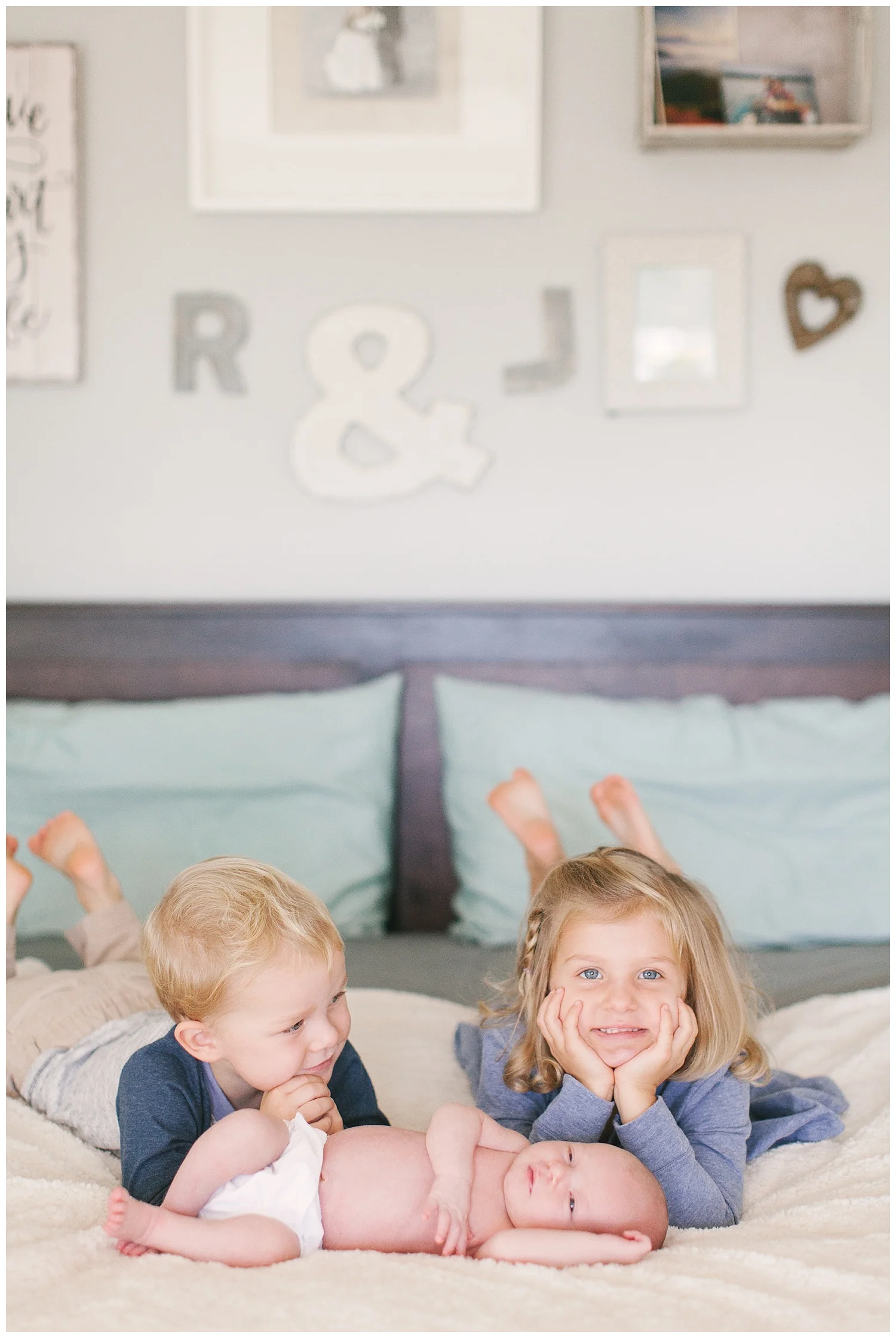 st-paul-in-home-lifestyle-newborn-session-photos-by-hyojin-oberg-001.JPG