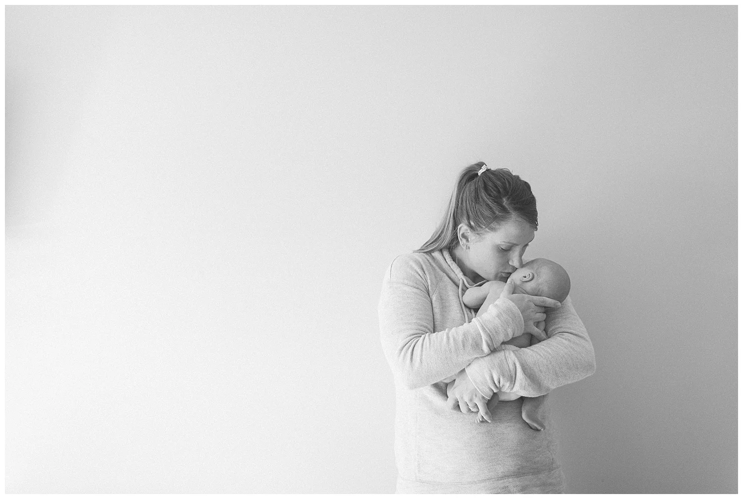 st-paul-in-home-lifestyle-newborn-session-photos-by-hyojin-oberg-011.JPG