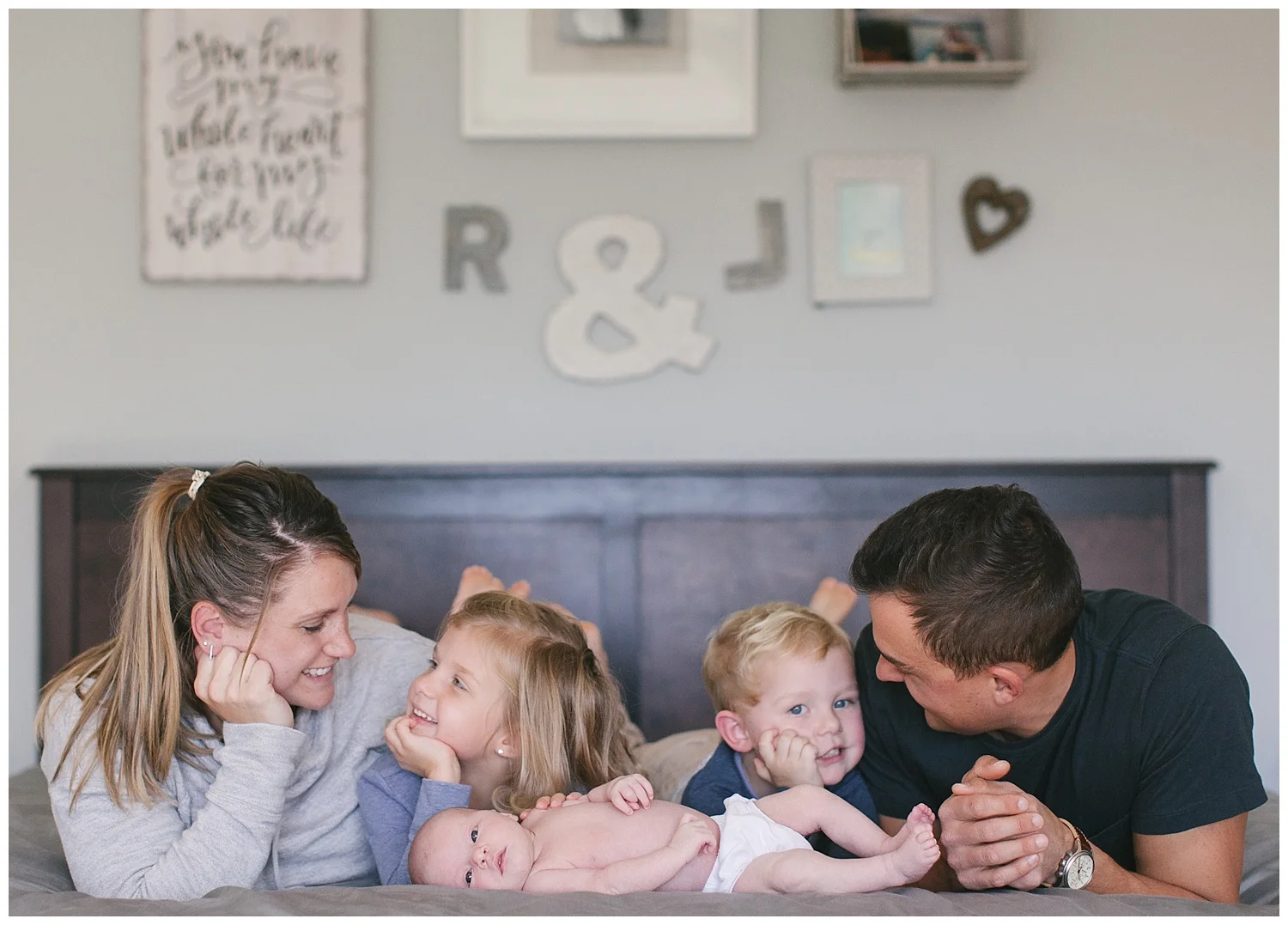 st-paul-in-home-lifestyle-newborn-session-photos-by-hyojin-oberg-020.JPG