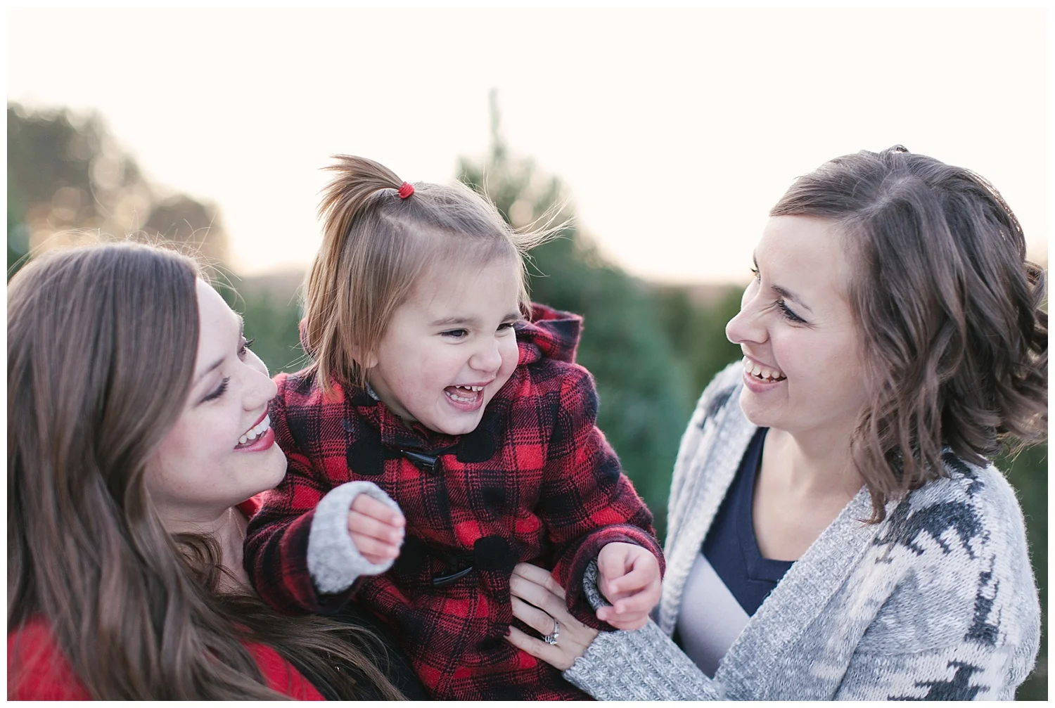 Minnesota-winter-tree-farm-family-photos-by-hyojin-oberg-0139.JPG
