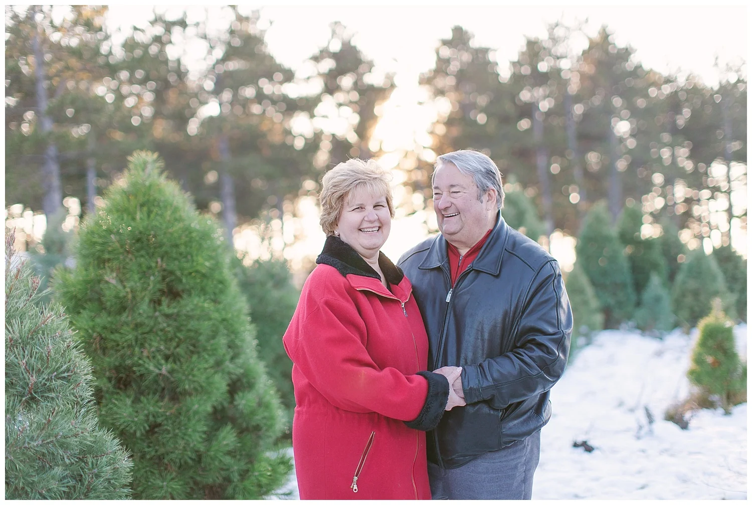 Minnesota-winter-tree-farm-family-photos-by-hyojin-oberg-0151.JPG