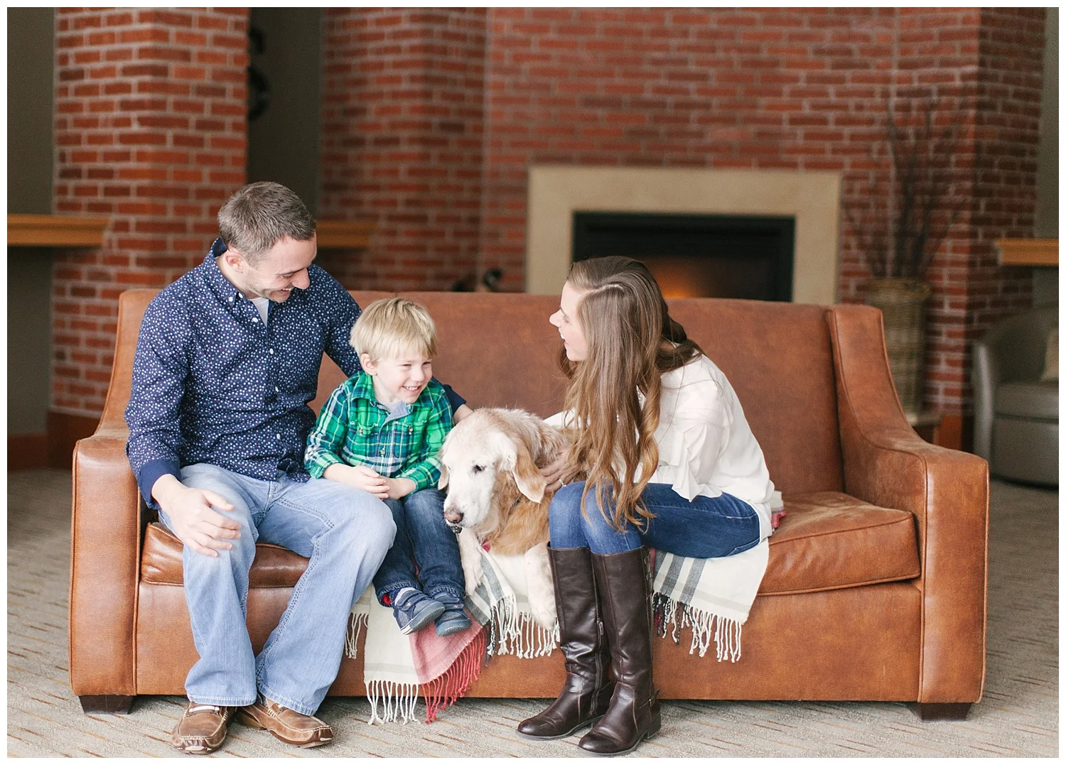 minnesota-winter-lifestyle-family-dog-photos-by-hyojin-oberg-05.JPG