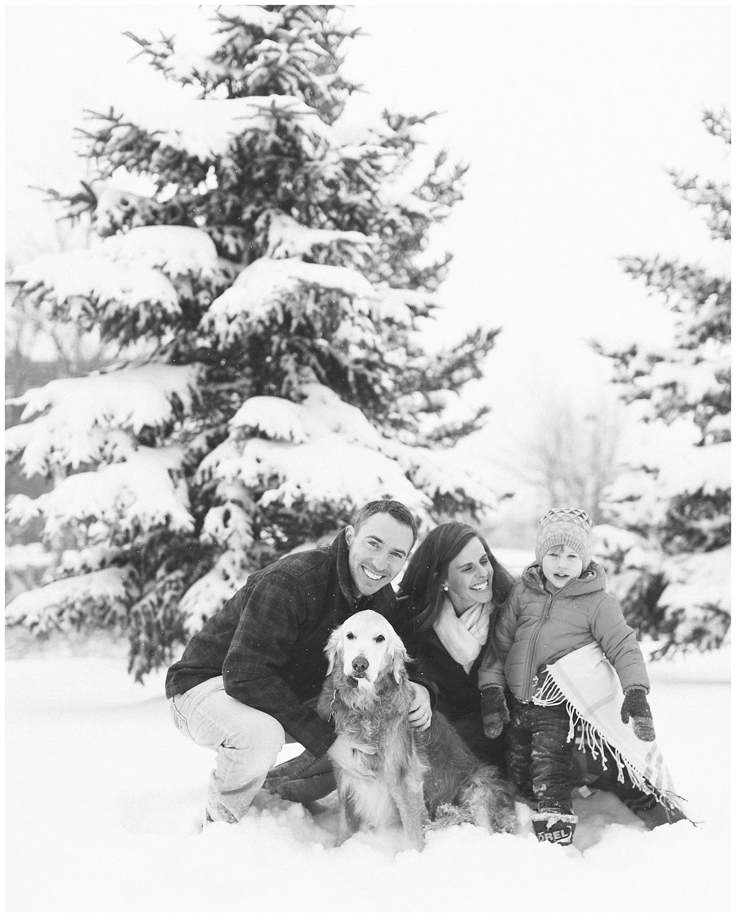minnesota-winter-lifestyle-family-dog-photos-by-hyojin-oberg-13.JPG