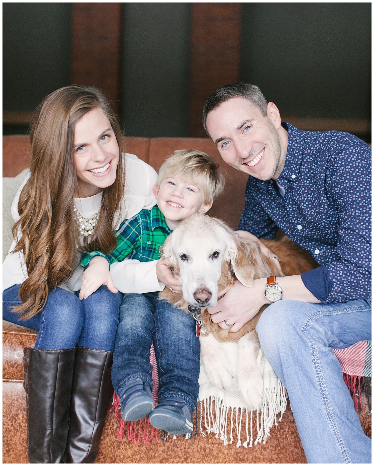 minnesota-winter-lifestyle-family-dog-photos-by-hyojin-oberg-21.JPG