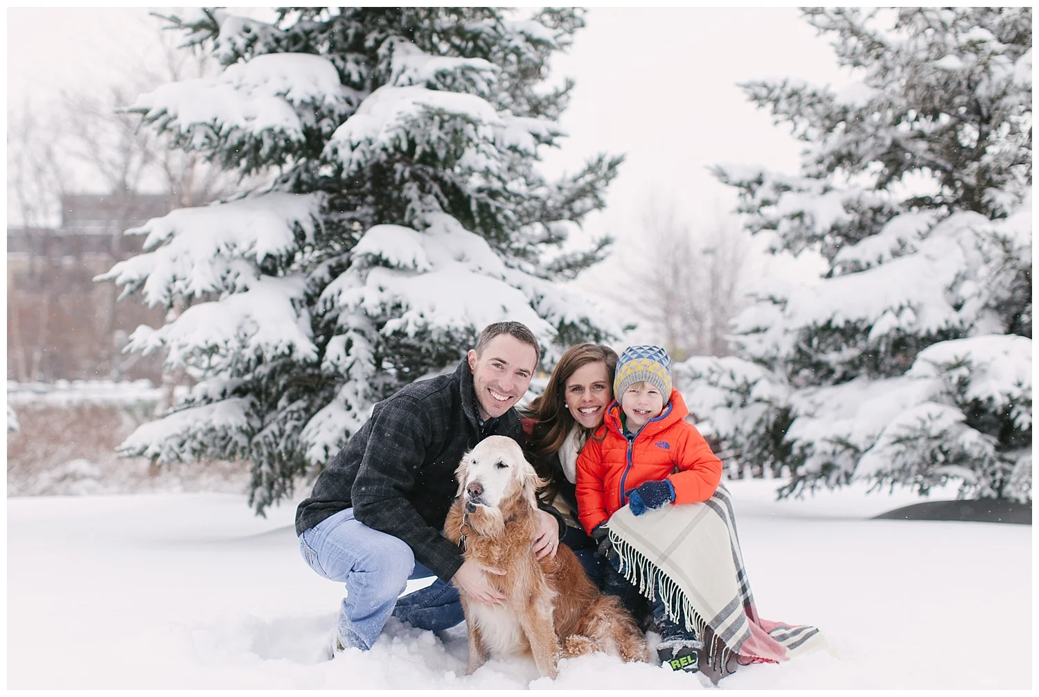 minnesota-winter-lifestyle-family-dog-photos-by-hyojin-oberg-20.JPG