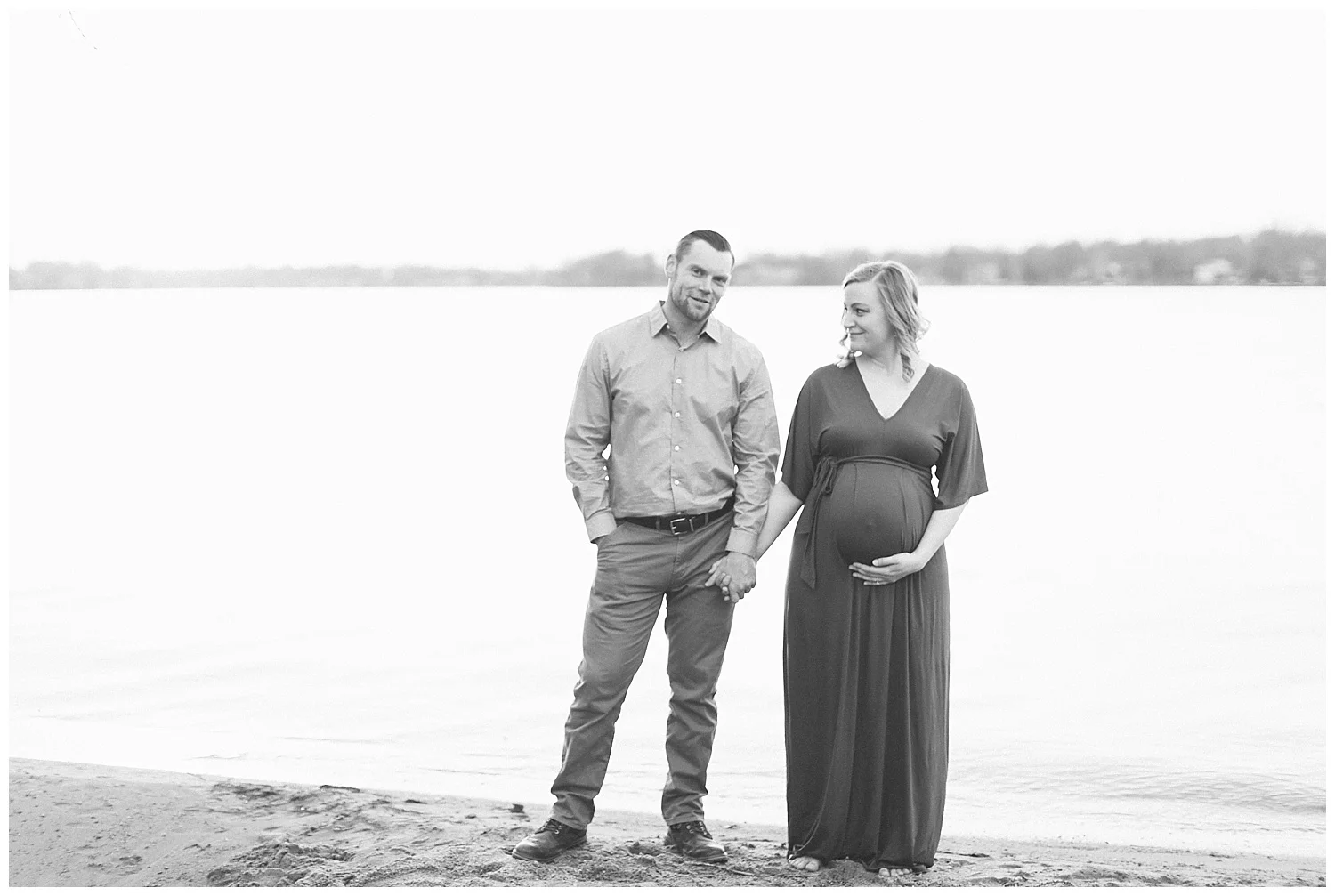 Minneapolis Family Photographer | Minneapolis Maternity photography | Excelsior Maternity | Minneapolis Maternity Photographer | Dog mom | Dog + me