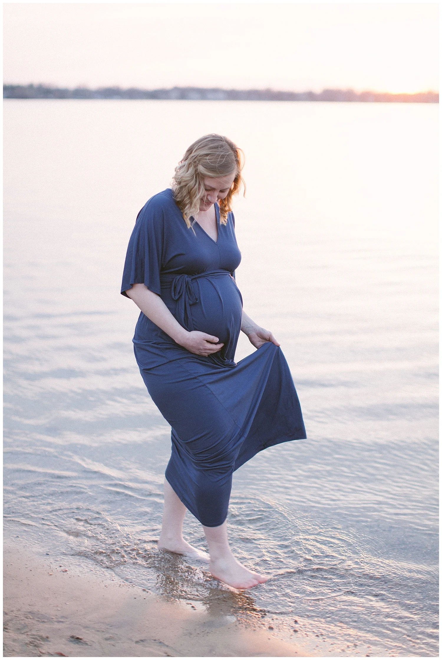 Minneapolis Family Photographer | Minneapolis Maternity photography | Excelsior Maternity | Minneapolis Maternity Photographer | Dog mom | Dog + me
