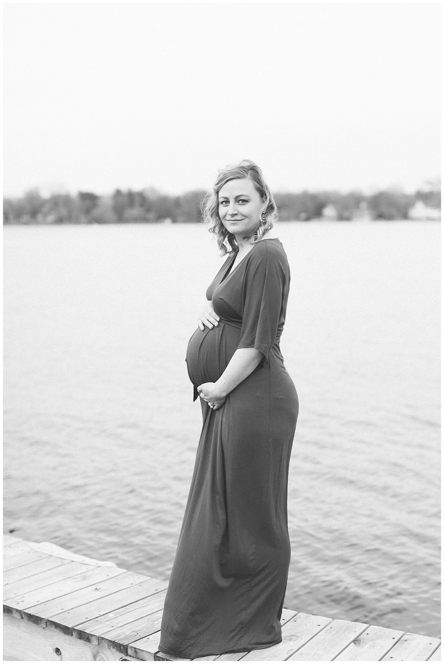 Minneapolis Family Photographer | Minneapolis Maternity photography | Excelsior Maternity | Minneapolis Maternity Photographer | Dog mom | Dog + me