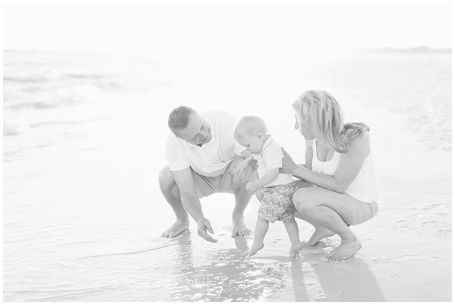 minneapolis-lifestyle-beach-family-photograph-by-hyojin-oberg-02.JPG