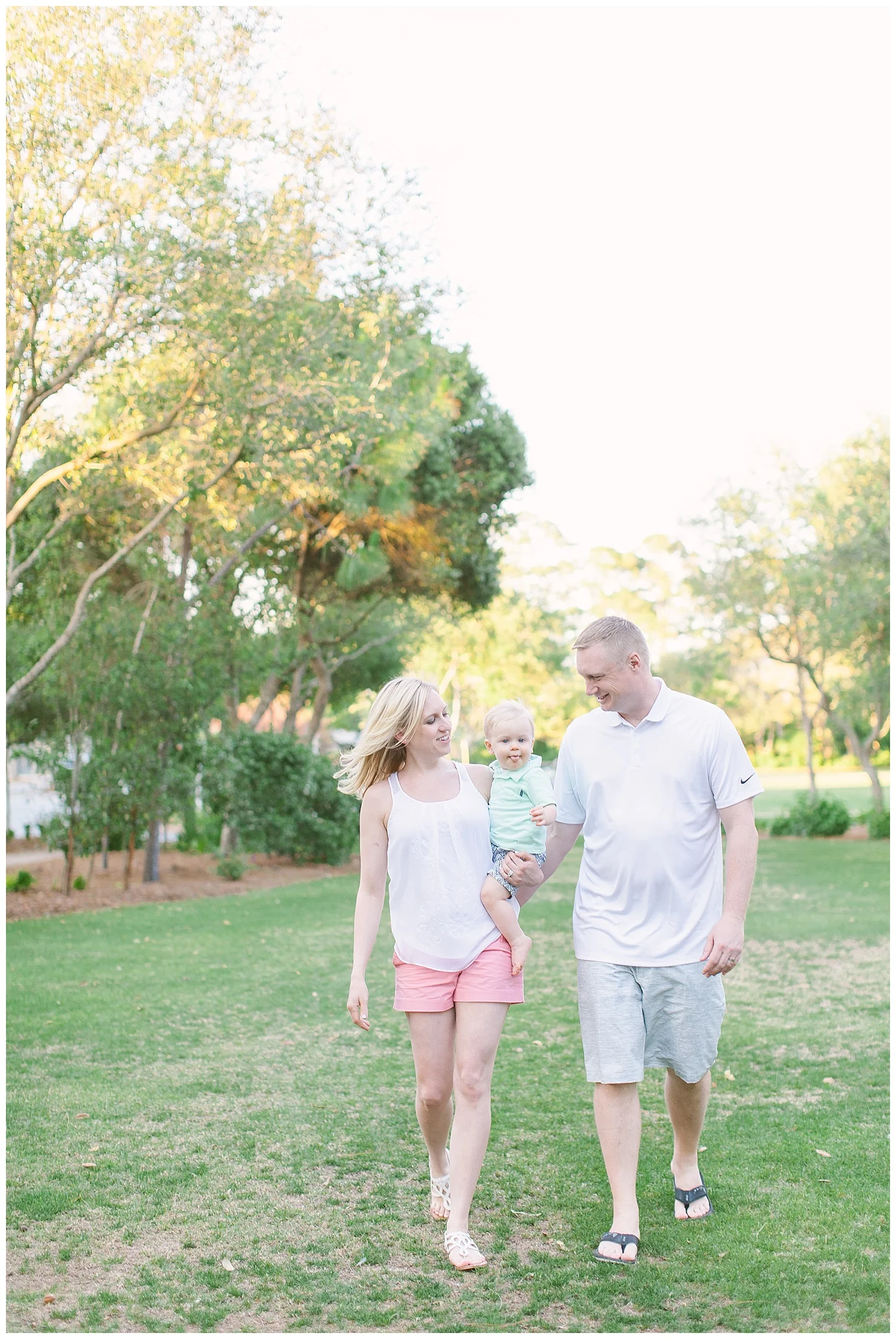 minneapolis-lifestyle-beach-family-photograph-by-hyojin-oberg-18.JPG