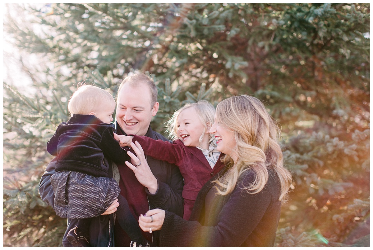 minneapolis-winter-family-photos-by-hyojin-oberg-13.JPG