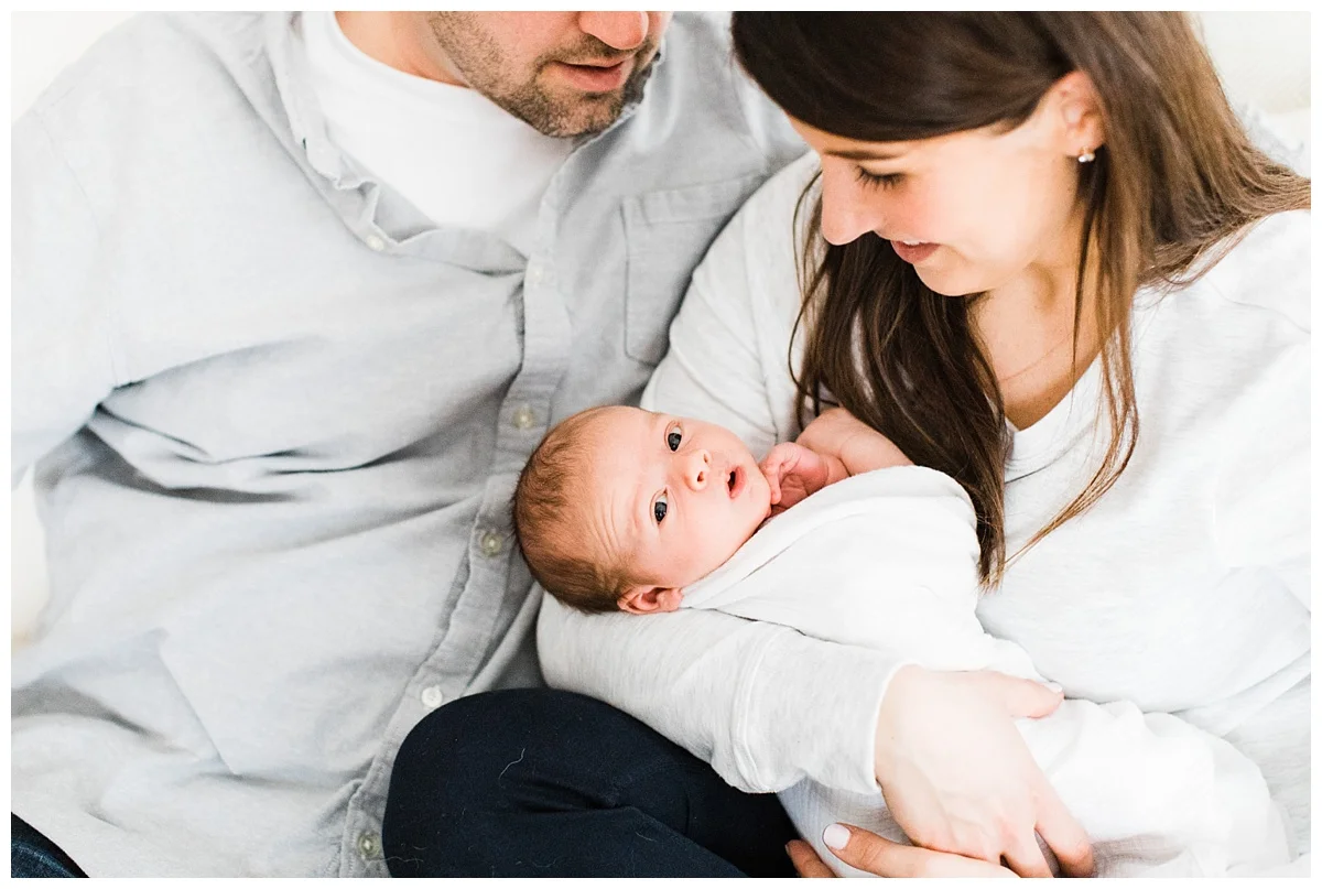 newborn lifestyle session | minneapolis family photographer | @justbeingcon