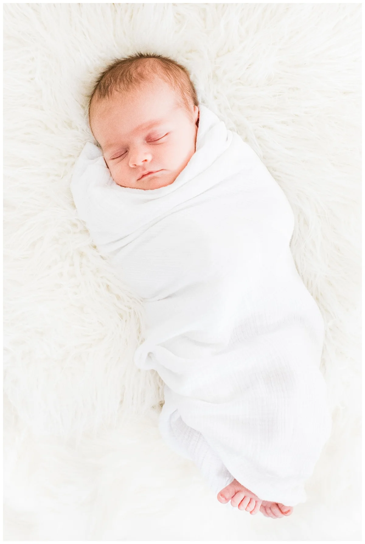 newborn lifestyle session | minneapolis family photographer | @justbeingcon