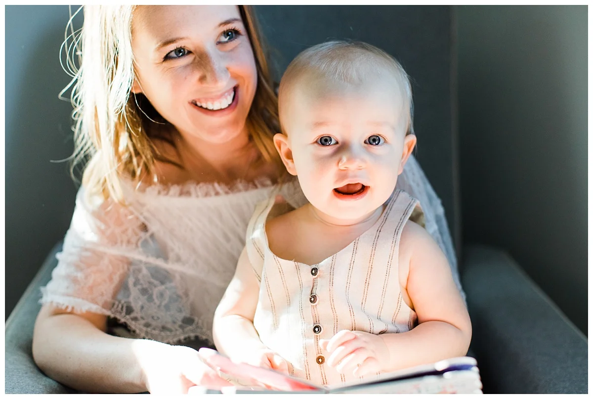 Baby milestone photos | 18 months | in-home lifestyle | Edina Family Photographer | Photos by Hyojin Oberg