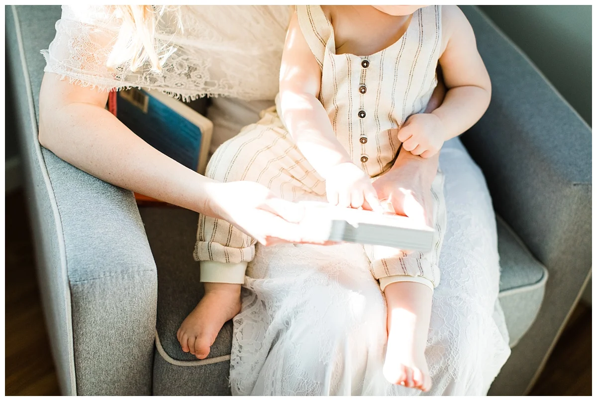 Baby milestone photos | 18 months | in-home lifestyle | Edina Family Photographer | Photos by Hyojin Oberg