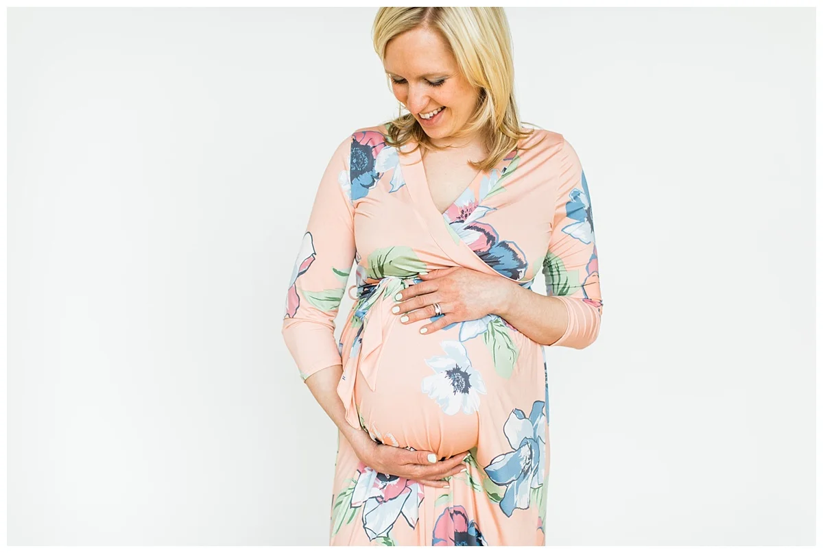 minneapolis studio maternity | photo by hyojin oberg