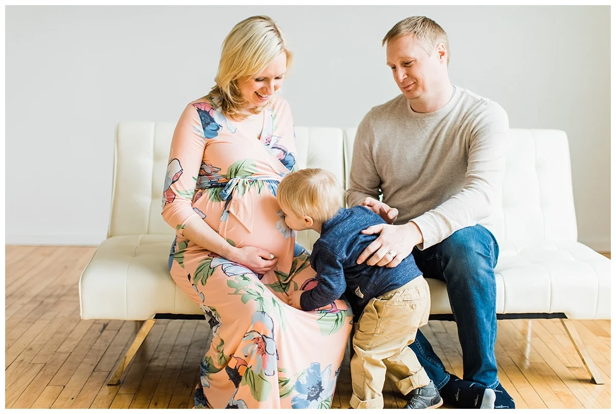 minneapolis studio maternity | photo by hyojin oberg