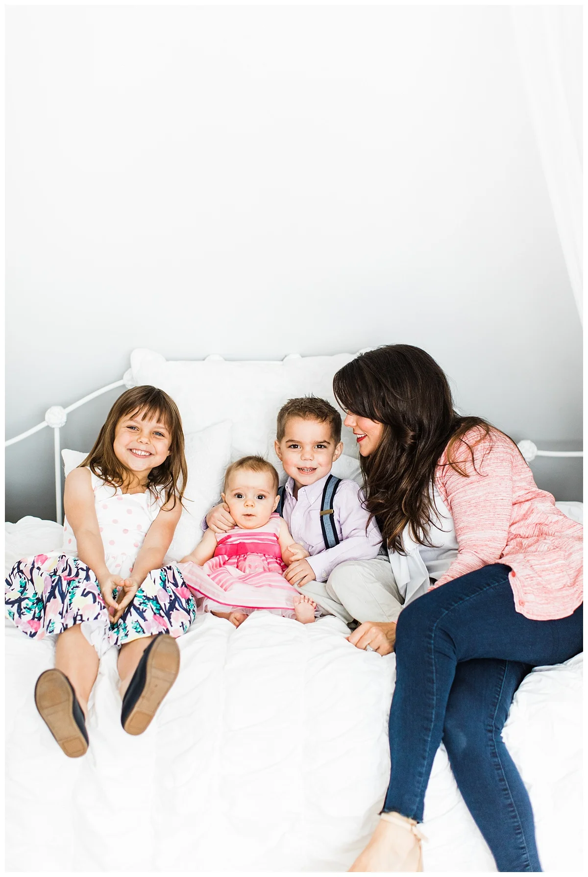 Baby Milestone Photos | Minneapolis Family Photographer | Rogers, MN Family Photography | Sibling Photos