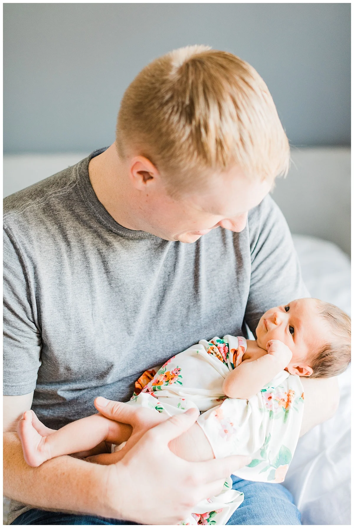 Minneapolis Newborn Photography | Minneapolis Newborn photographer | Minneapolis Family Photographer| natural light photography | in-home newborn session | Photos by Hyojin Oberg 