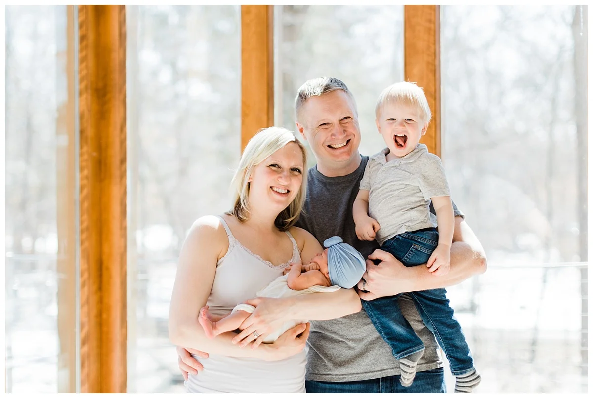 Minneapolis Newborn Photography | Minneapolis Newborn photographer | Minneapolis Family Photographer| natural light photography | in-home newborn session | Photos by Hyojin Oberg 