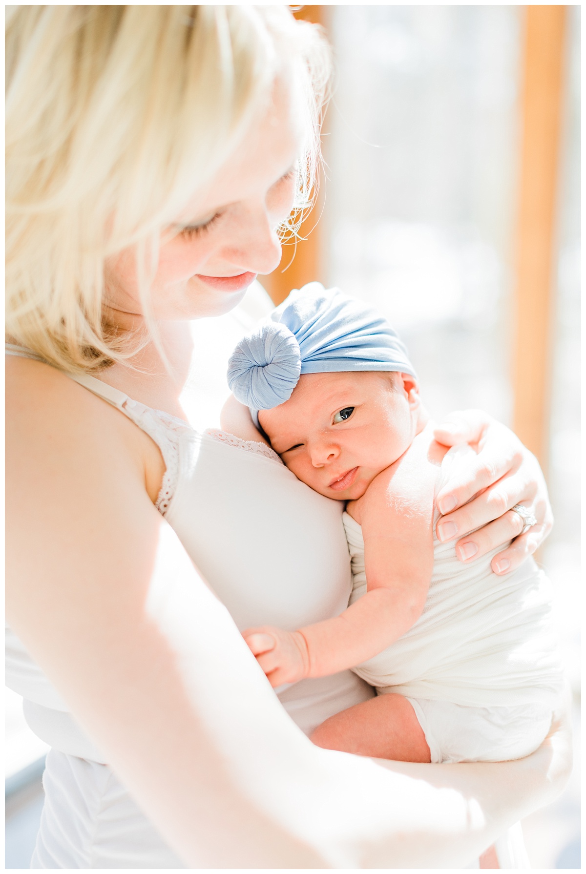 Minneapolis Newborn Photography | Minneapolis Newborn photographer | Minneapolis Family Photographer| natural light photography | in-home newborn session | Photos by Hyojin Oberg 