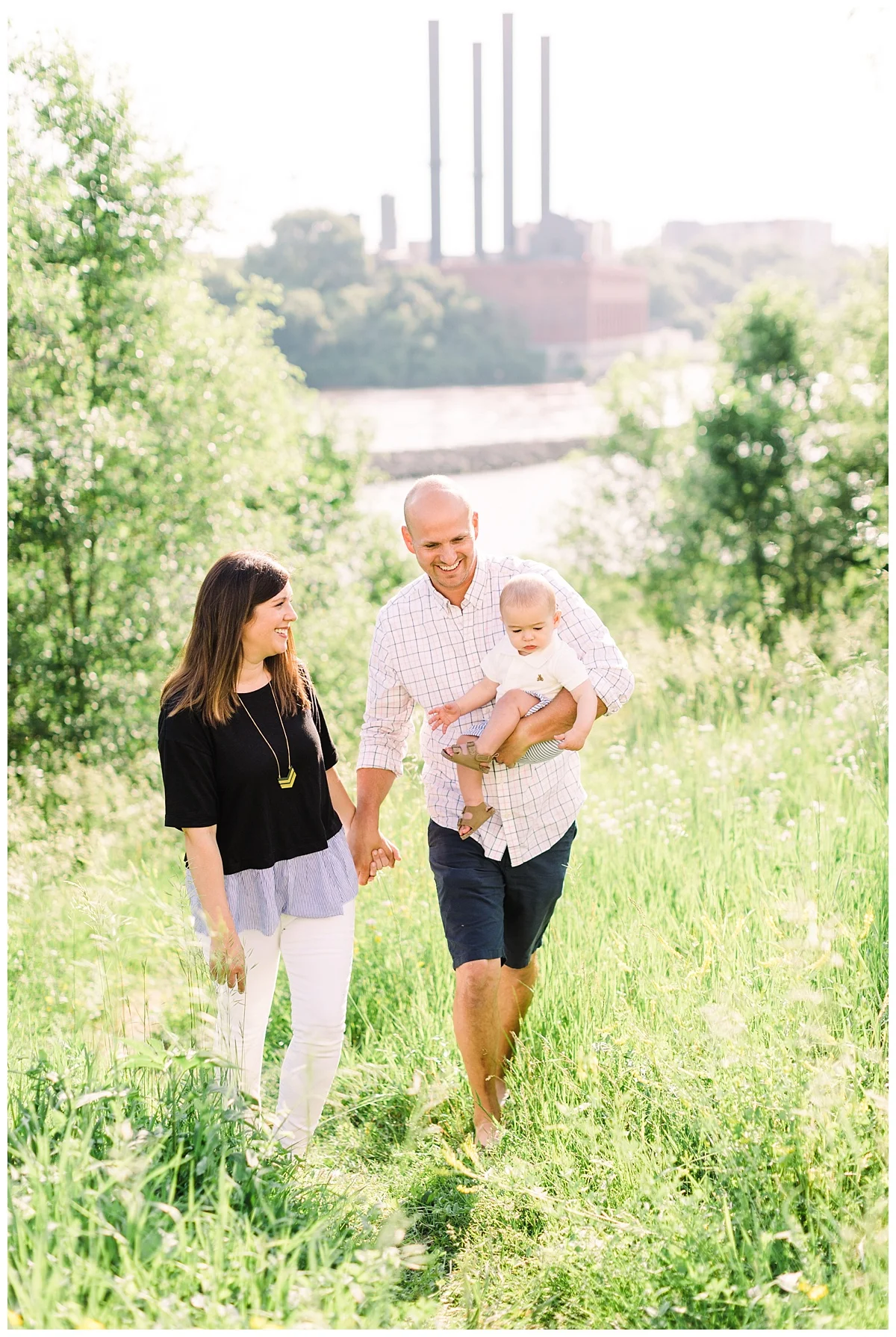 Minneapolis Family Photographer | Minneapolis Family photography | Mill City | natural light photography | Photo by Hyojin Oberg