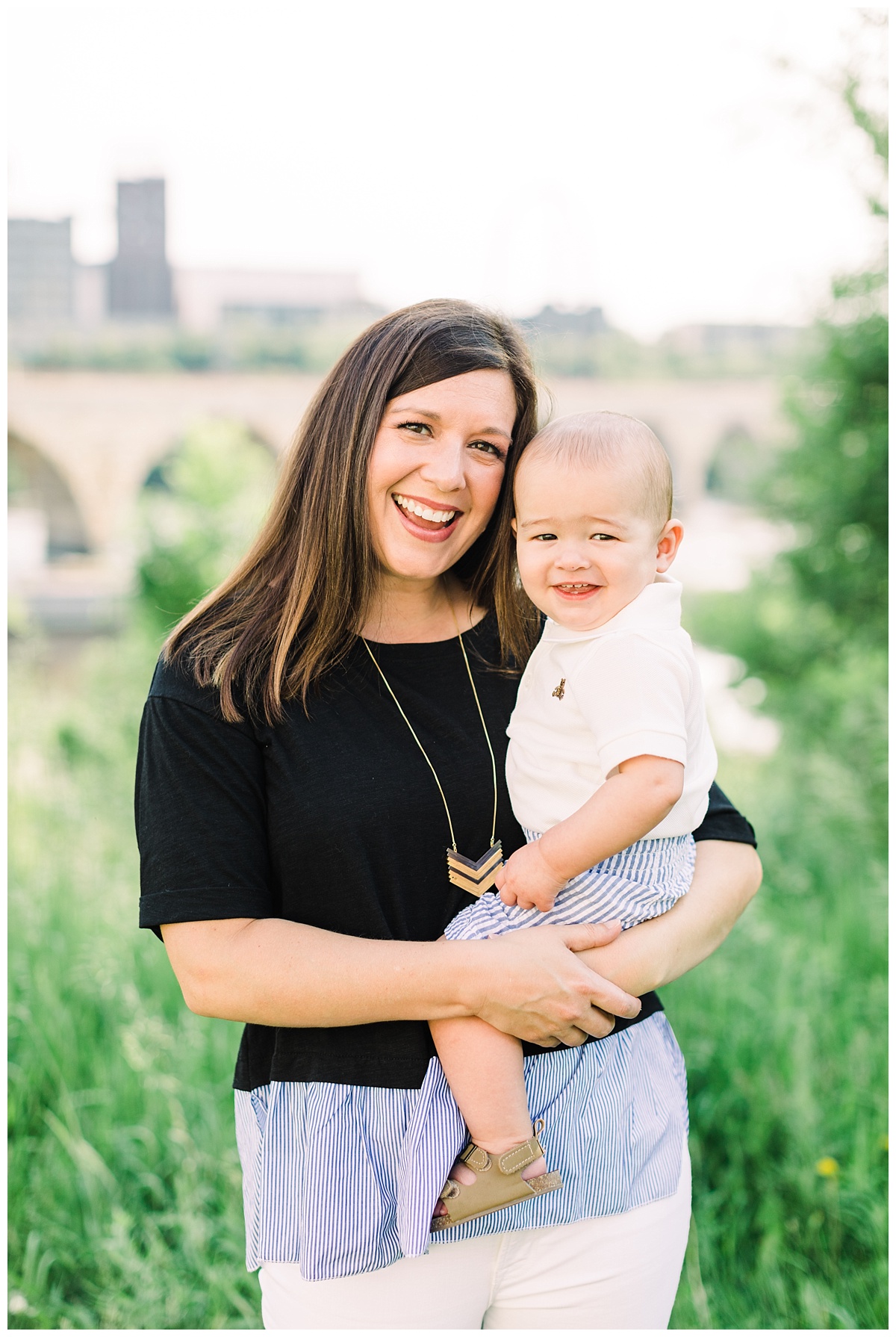 Minneapolis Family Photographer | Minneapolis Family photography | Mill City | natural light photography | Photo by Hyojin Oberg