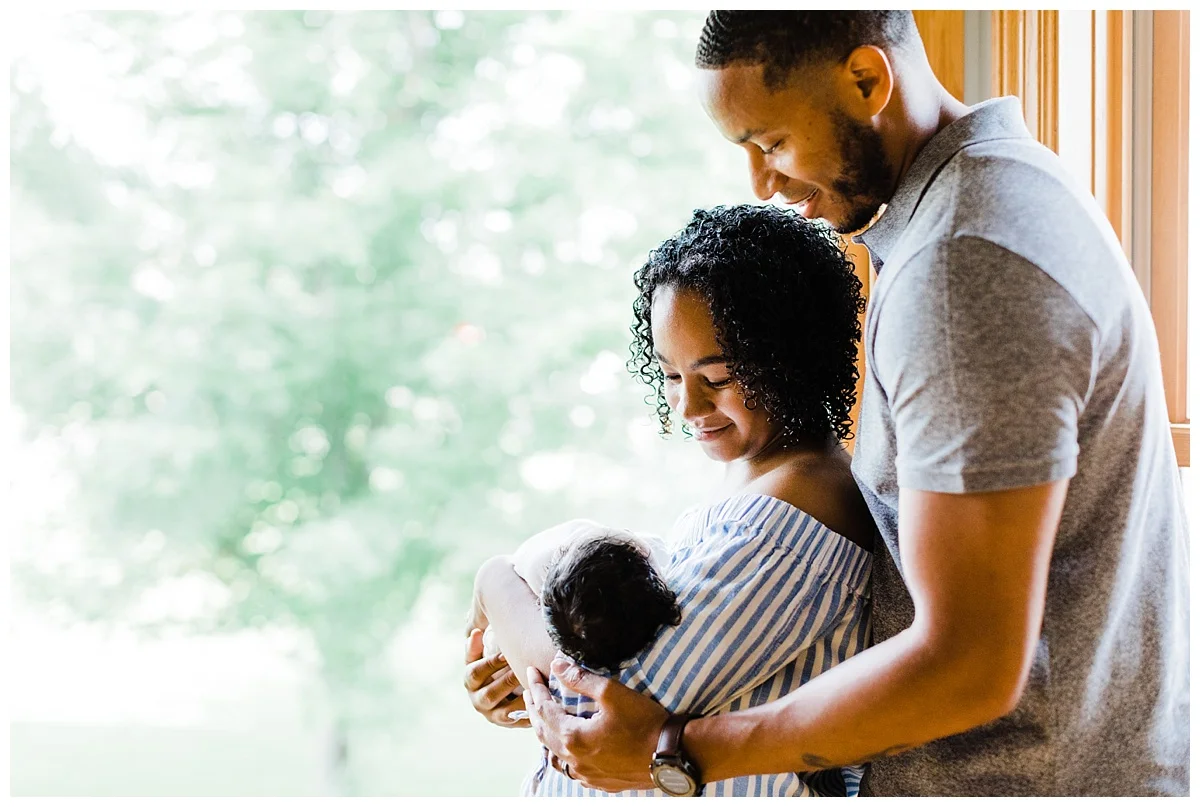 minneapoils newborn photographer | minneapoils newborn photography | minneapolis family photographer | maple grove family photographer | maple grove newborn photography | in-home lifestyle newborn 