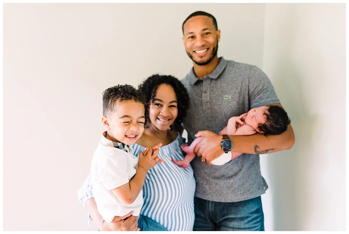 minneapoils newborn photographer | minneapoils newborn photography | minneapolis family photographer | maple grove family photographer | maple grove newborn photography | in-home lifestyle newborn 