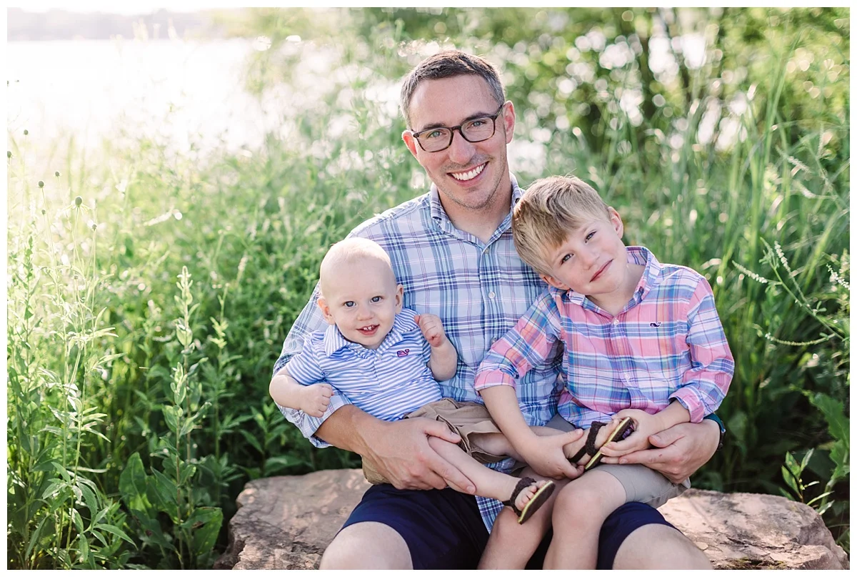 excelsior family photographer | minneapolis family photographer | backyard lifestyle | natural light family photo by Hyojin Oberg | lifestyle family photos