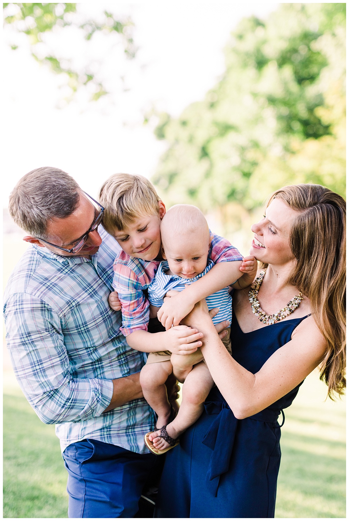 excelsior family photographer | minneapolis family photographer | backyard lifestyle | natural light family photo by Hyojin Oberg | lifestyle family photos
