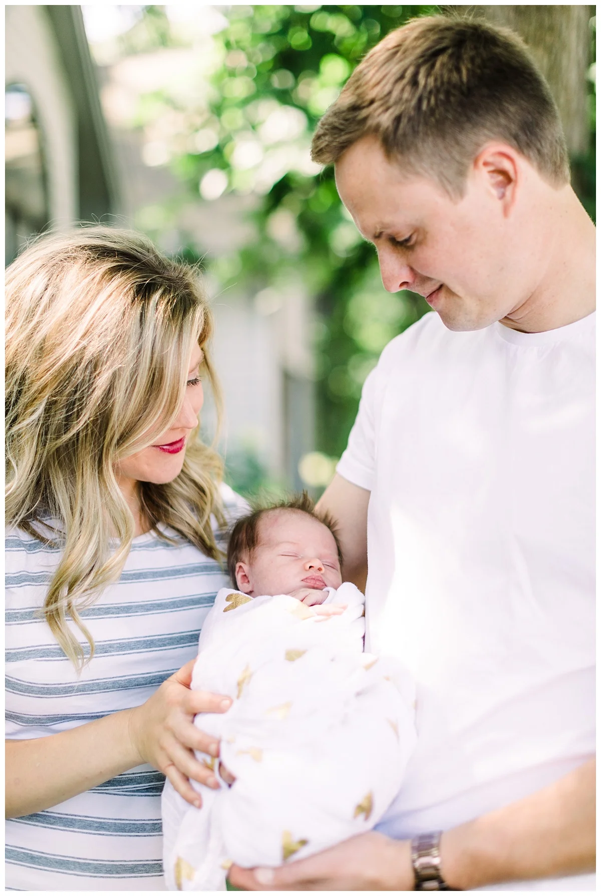 Minneapolis Newborn Photography | Minneapolis Newborn photographer | Minneapolis Family Photographer| natural light photography | in-home newborn session | Photos by Hyojin Oberg 