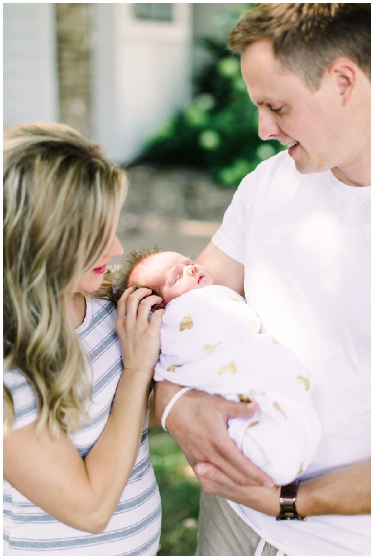 Minneapolis Newborn Photography | Minneapolis Newborn photographer | Minneapolis Family Photographer| natural light photography | in-home newborn session | Photos by Hyojin Oberg 