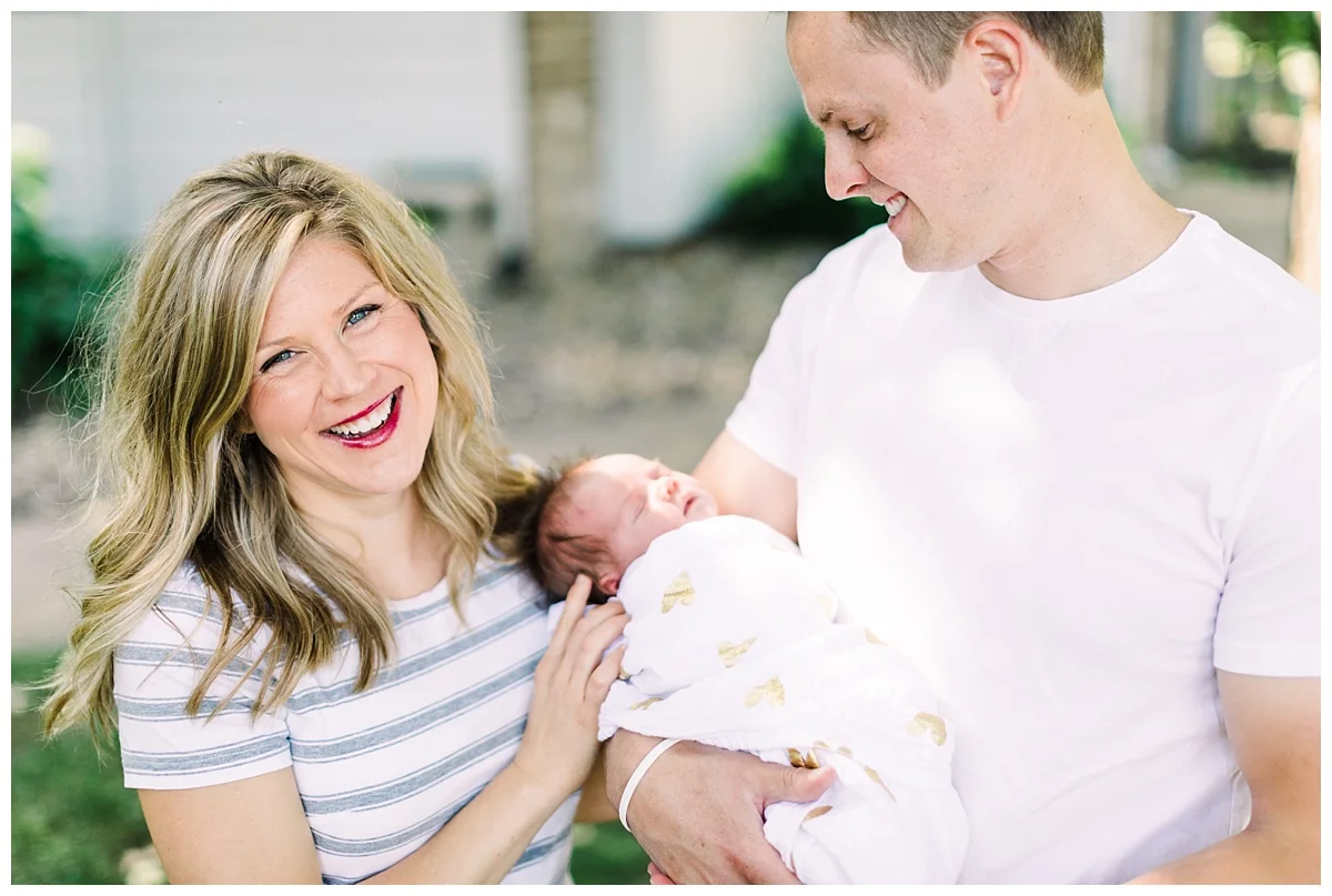 Minneapolis Newborn Photography | Minneapolis Newborn photographer | Minneapolis Family Photographer| natural light photography | in-home newborn session | Photos by Hyojin Oberg 